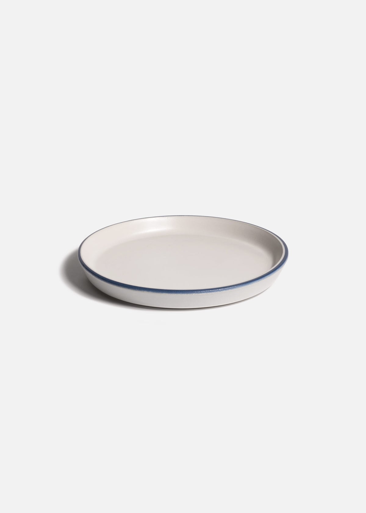 Plato trinche con borde elevado de cerámica blanco con filo azul Alaska Ø 20 cm — imagen de producto