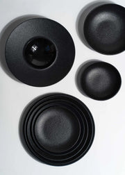 Platos trinche de porcelana negro Vantablack — imagen de producto, vista 1