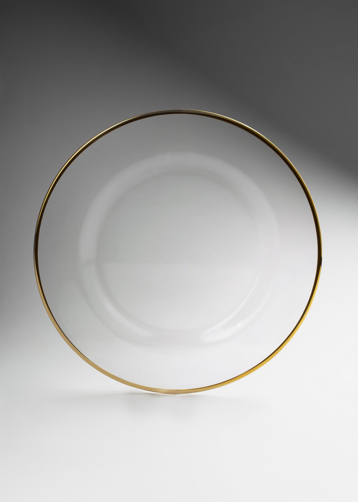 Plato base de vidrio con filo dorado 32.5 cm — imagen de producto