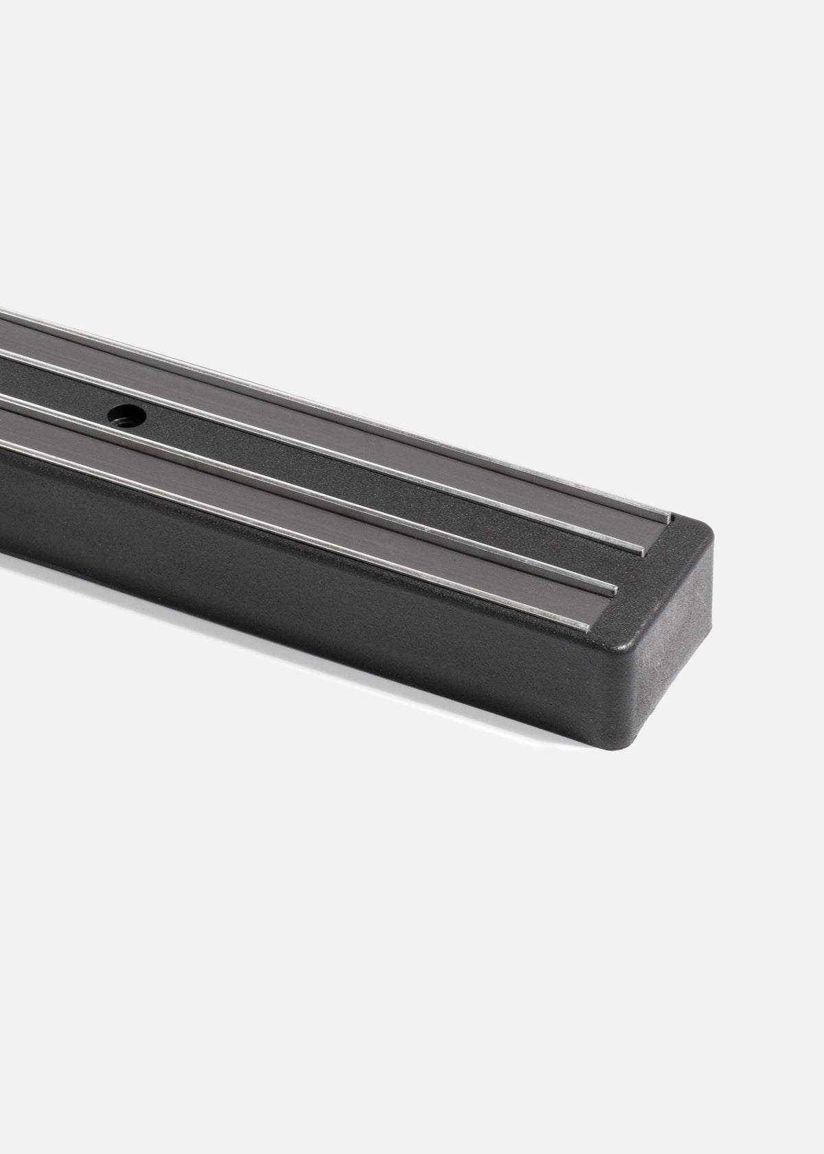 Barra magnética para cuchillos de plástico negro 62 cm / 24" — imagen de producto