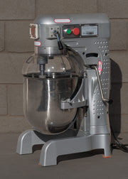 Batidora planetaria tres velocidades de acero inoxidable plata 15 kg de masa 30 L — imagen de producto