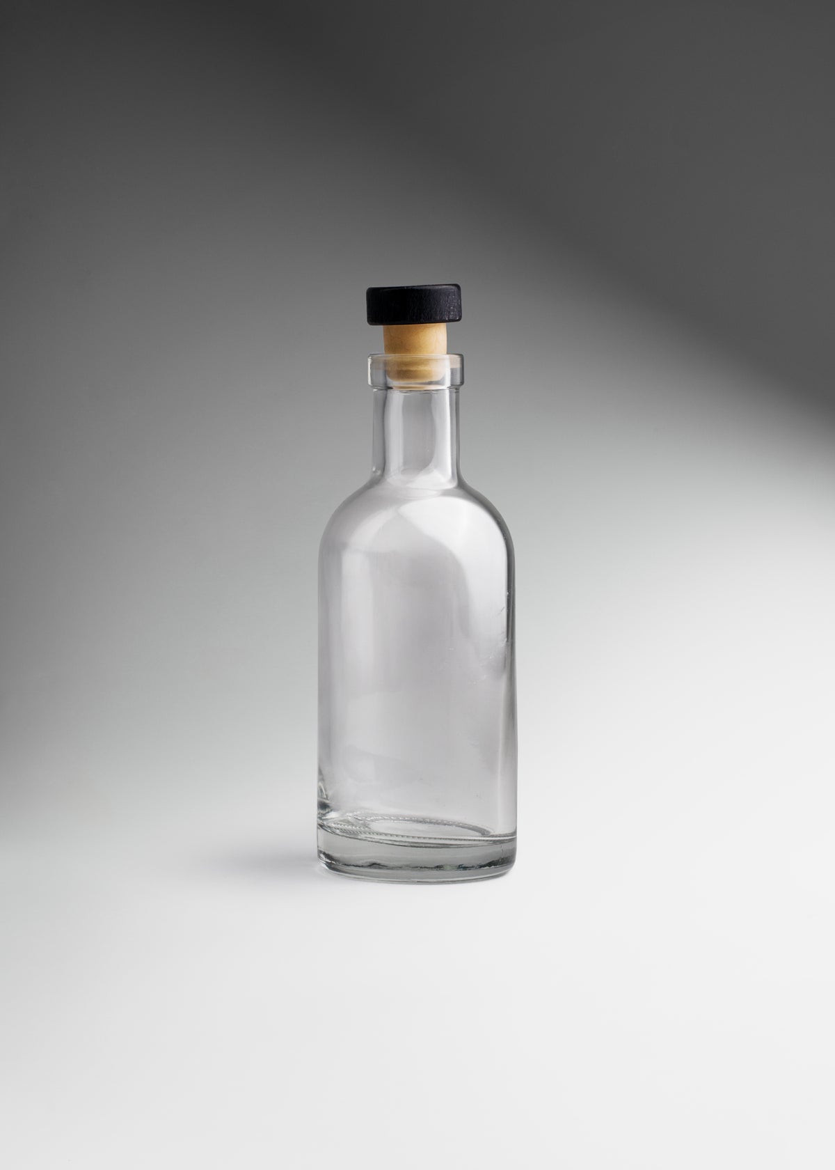 Botella mezcalera de vidrio transparente Premium Liverpool de 375 ml — imagen de producto