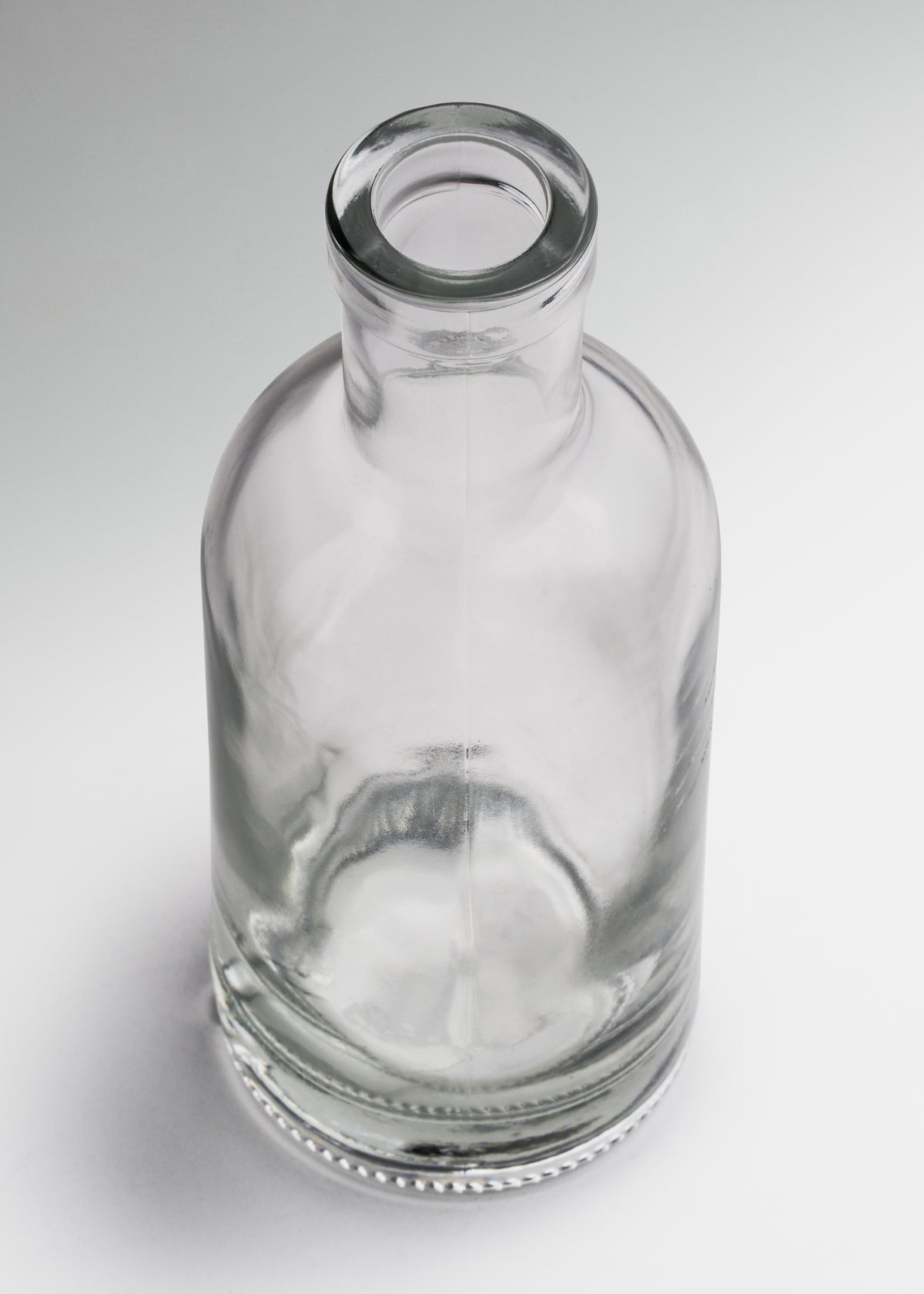 encuentra botella mezcalera maha