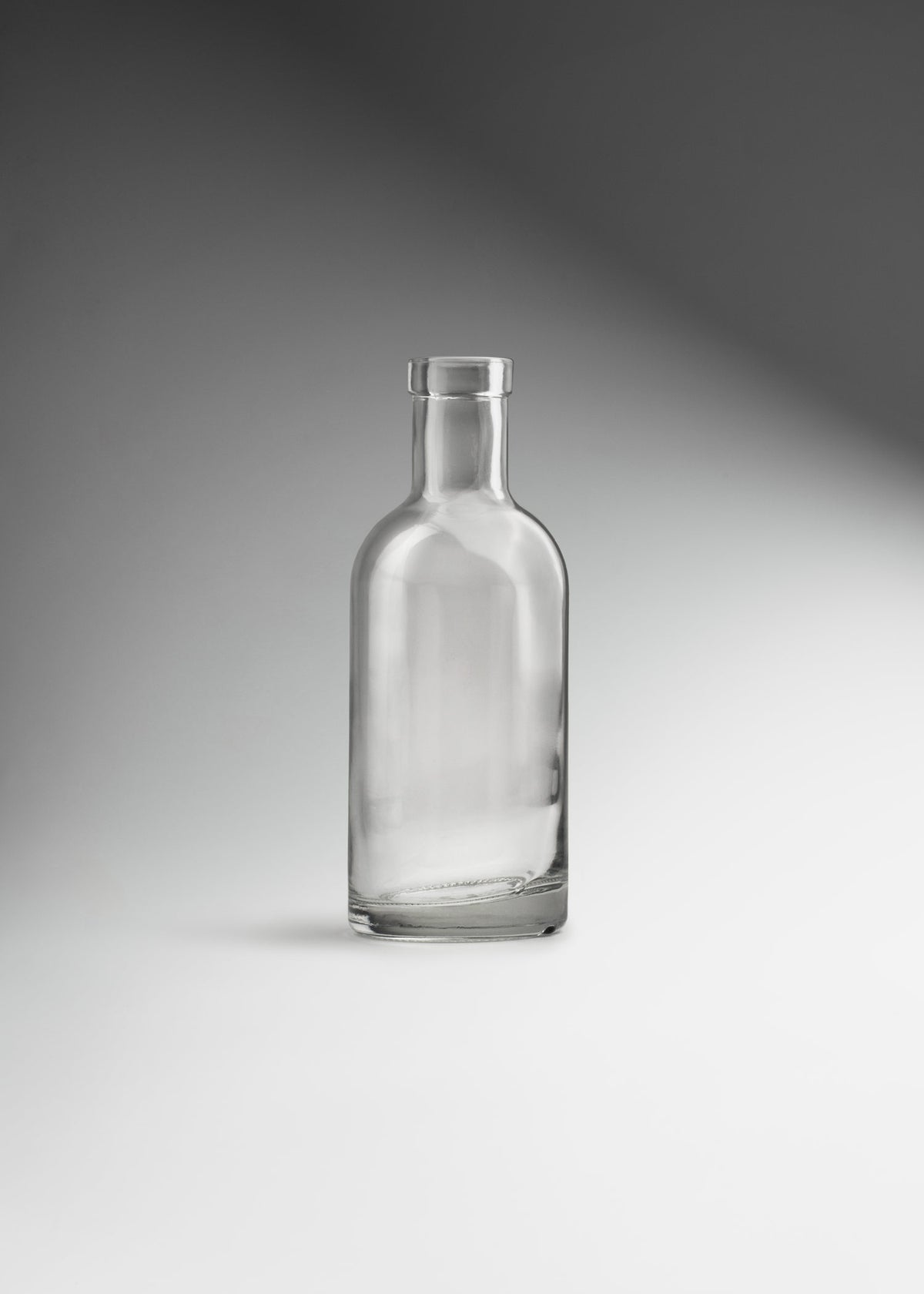 Botella mezcalera de vidrio transparente Premium Liverpool de 375 ml — imagen de producto