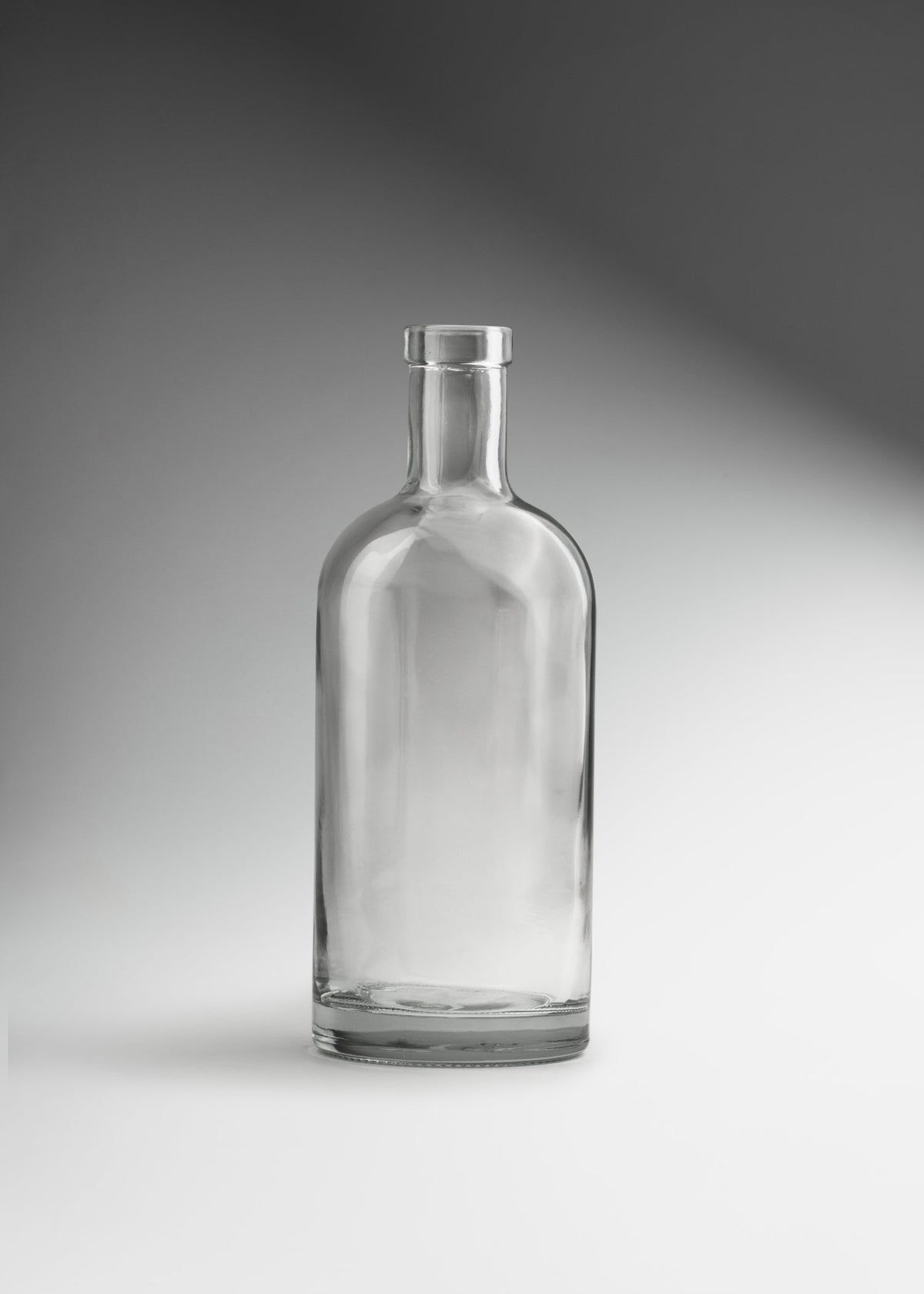 Botella mezcalera de vidrio transparente Premium Liverpool 750 ml — imagen de producto