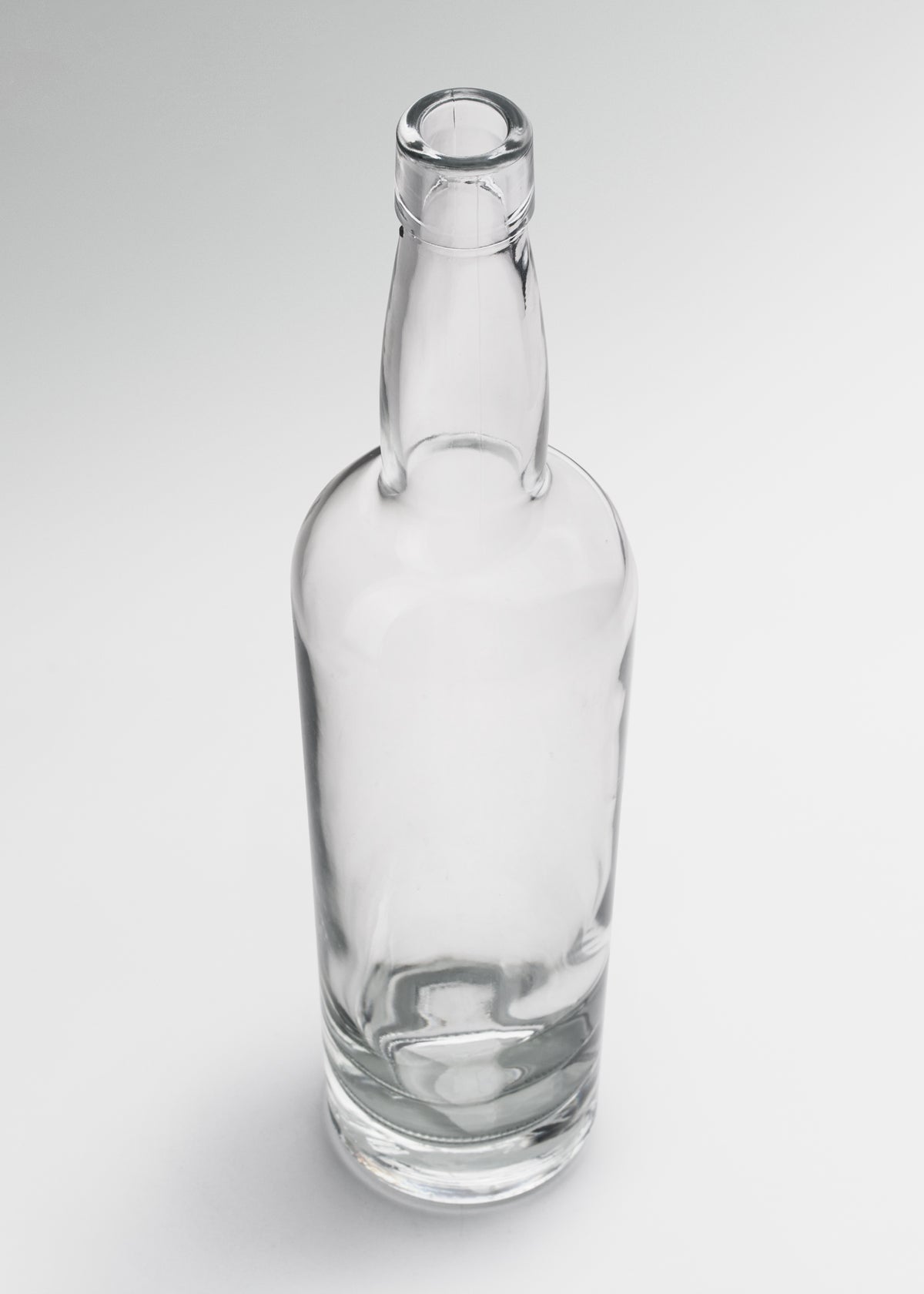 encuentra botella mezcalera maha