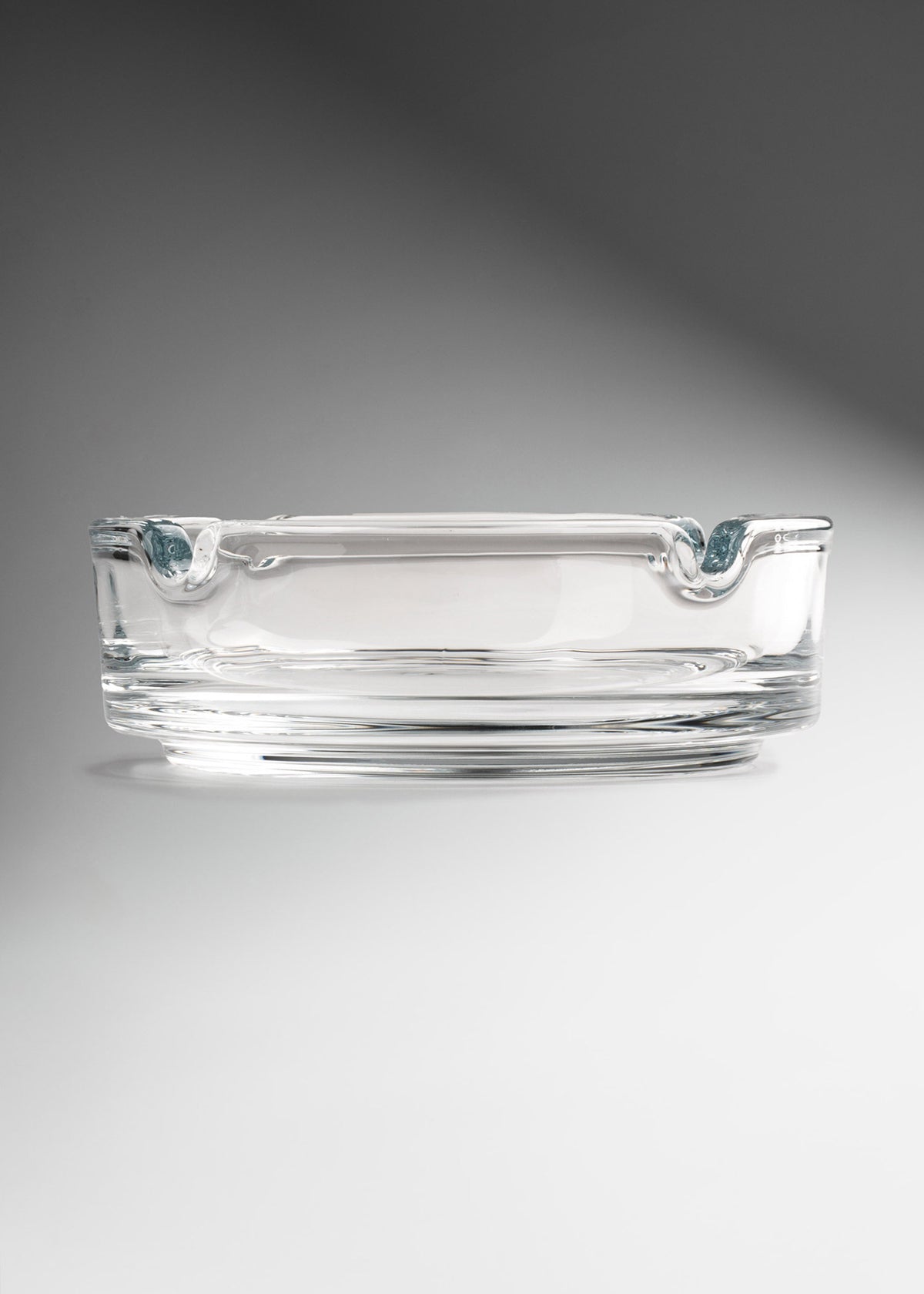 Cenicero redondo de vidrio transparente Smoke Round 10 cm — imagen de producto