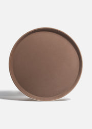 Charola para mesero de plástico café redonda con antideslizante NSF 35.5 cm — imagen de producto