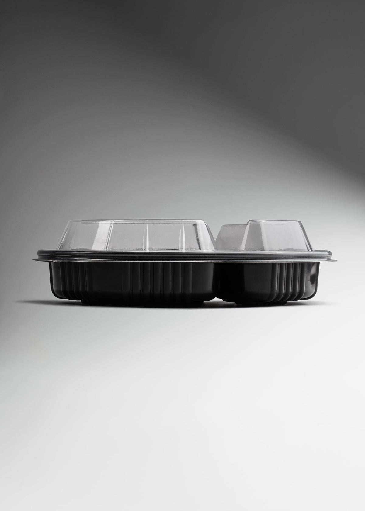 Contenedor para alimentos domo desechable dos divisiones de plástico 23x19x7 cm — imagen de producto