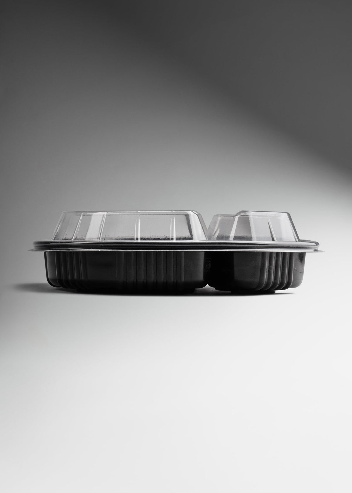 Contenedor para alimentos domo desechable tres divisiones de plástico 23x19x7 cm — imagen de producto