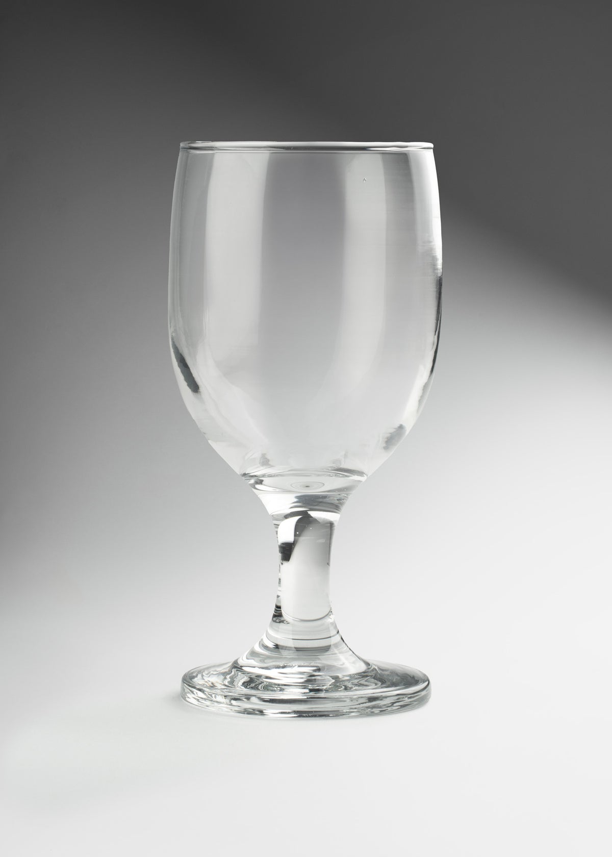Copa cervecera de vidrio transparente Calif 350 ml — imagen de producto