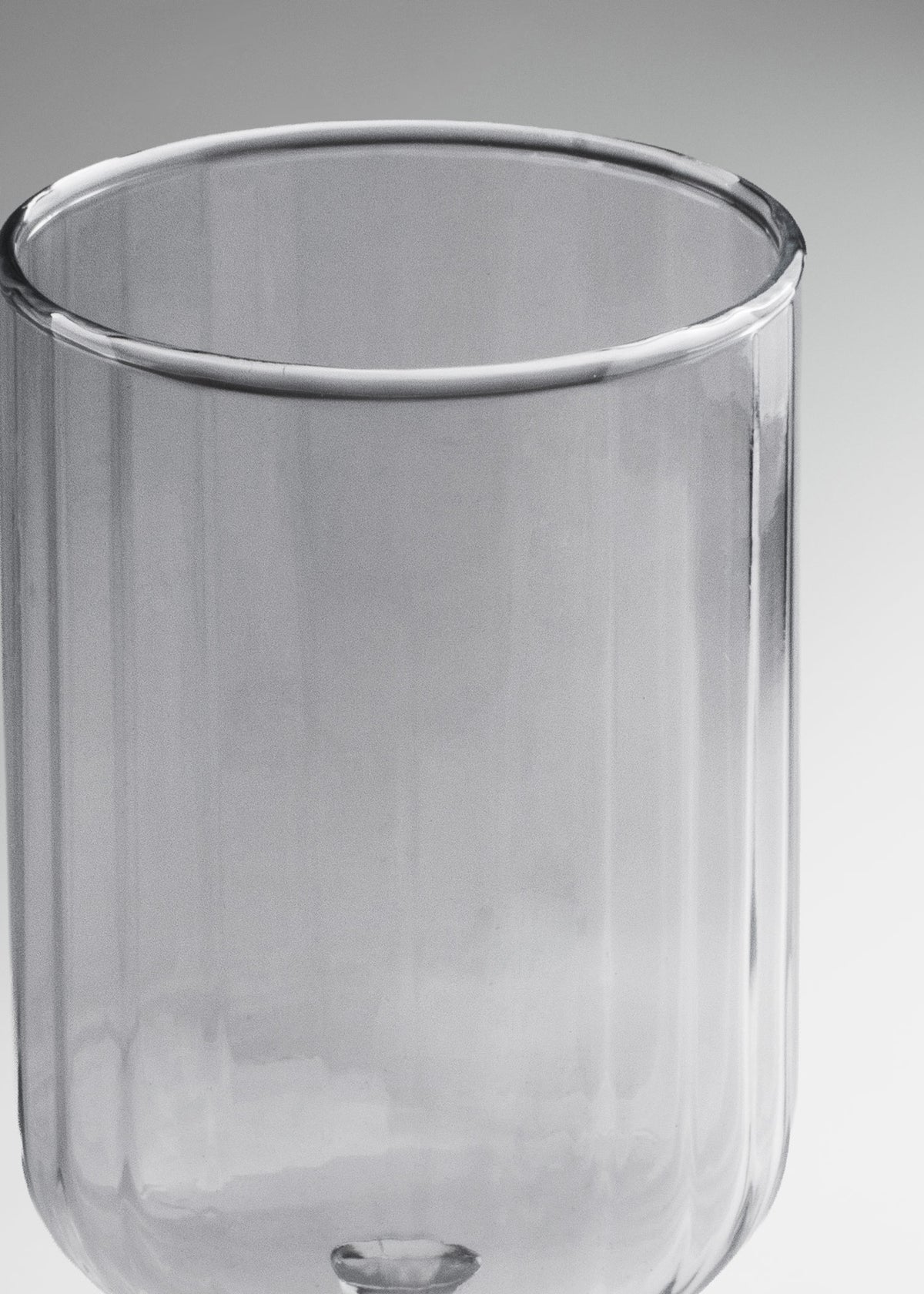 Copa para coctel de vidrio transparente Linear 399 ml — imagen de producto