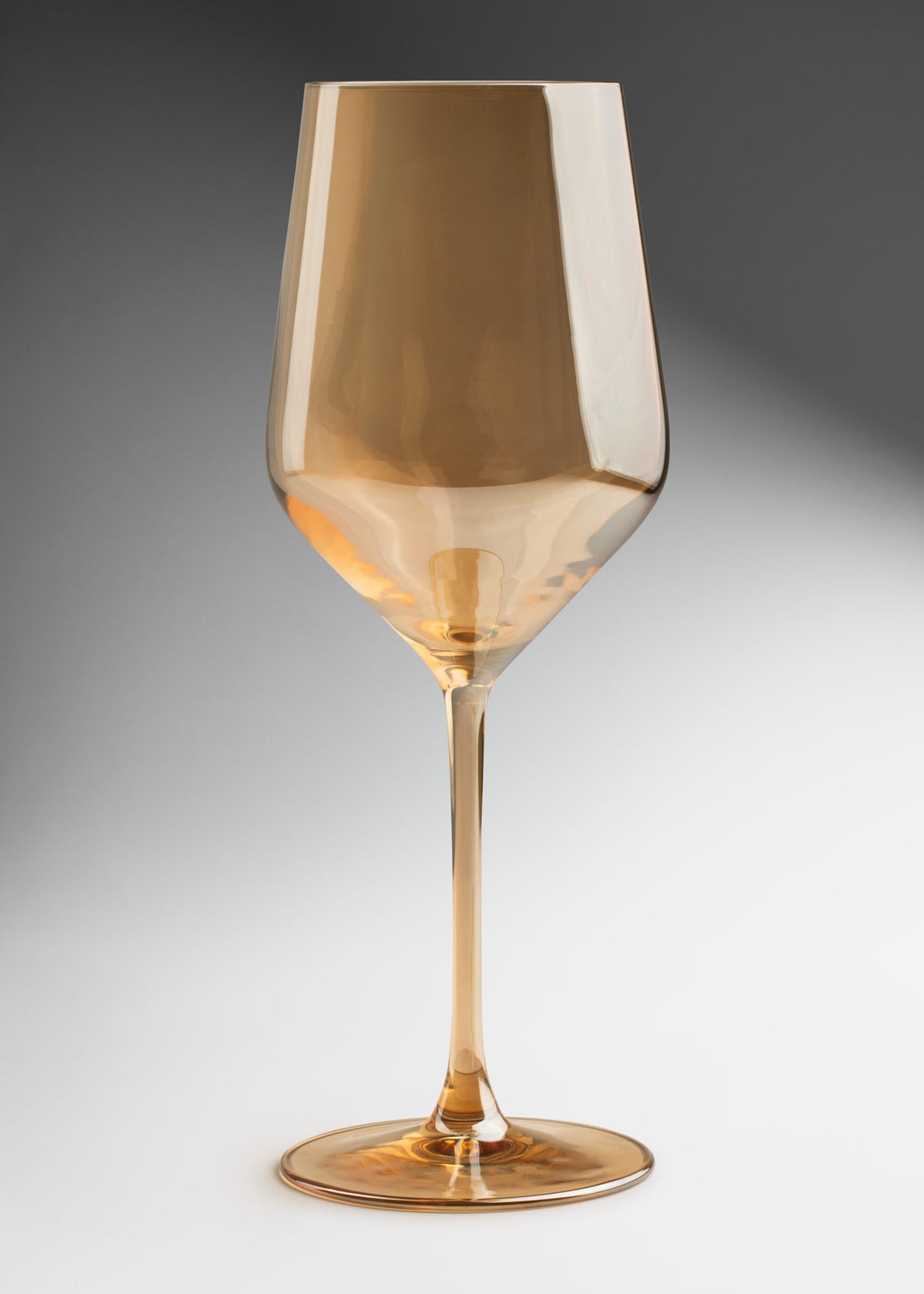 Copa elegante de cristal pintado dorado para vino y coctelería premium Mencía 505 ml — imagen de producto
