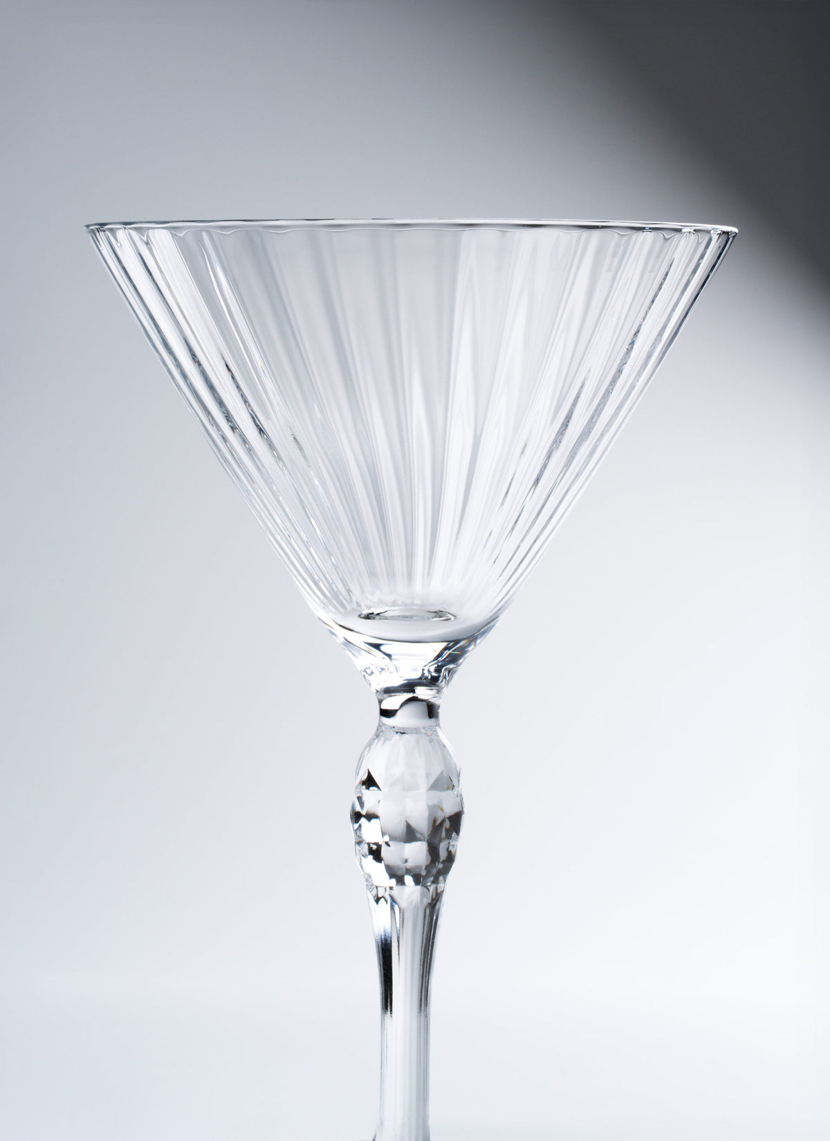 Copa de cristal transparente martini New York 240 ml — imagen de producto, vista 3