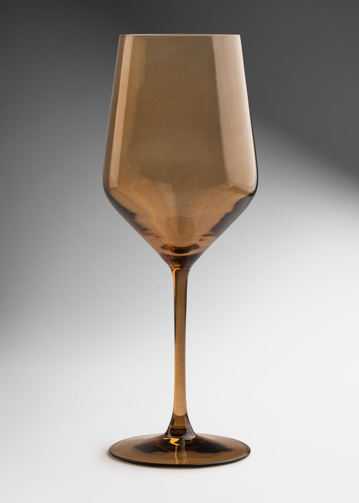 Copa elegante de cristal pintado ocre para coctelería premium Mencía 505 ml — imagen de producto