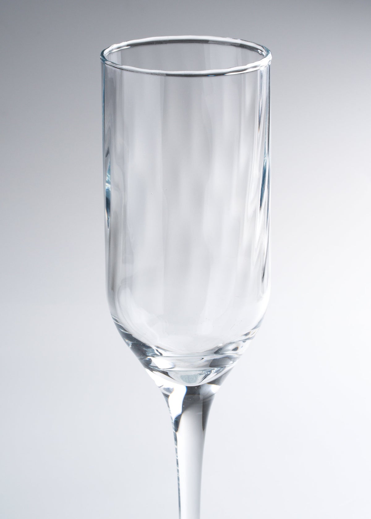 Copa flauta para champagne de vidrio transparente Fiorel 195 ml — imagen de producto, vista 4