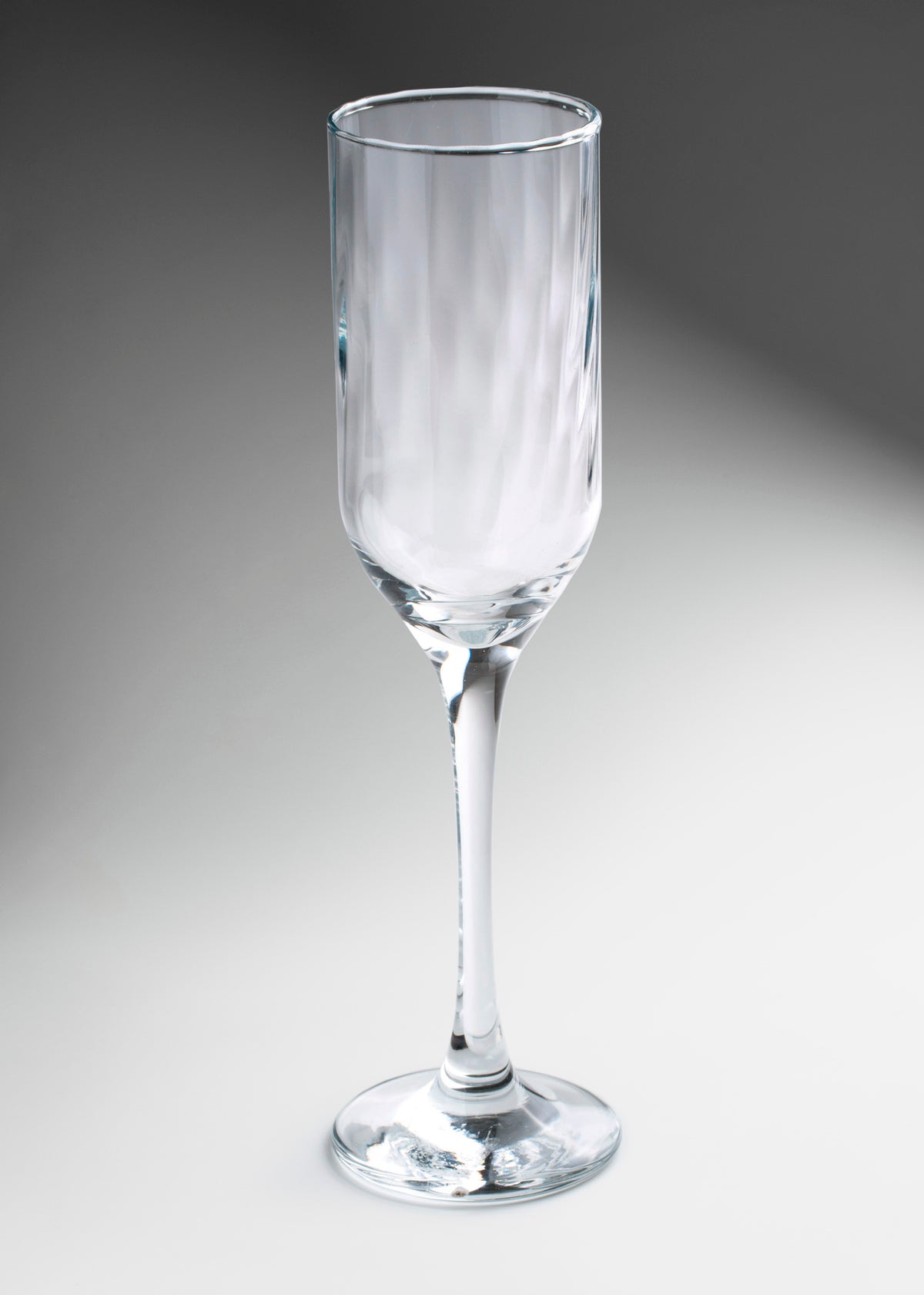 Copa flauta para champagne de vidrio transparente Fiorel 195 ml — imagen de producto, vista 1