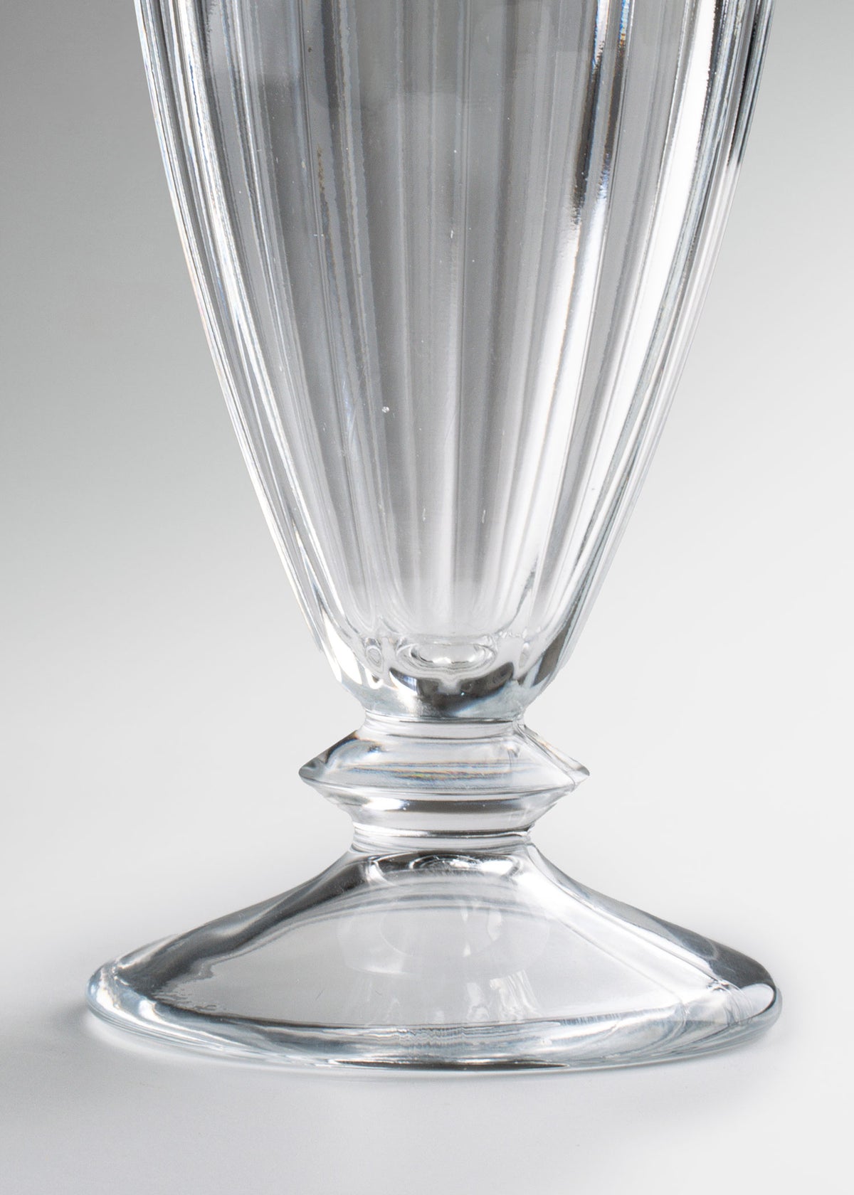 Copa de vidrio transparente para malteada o mariscos Tropical 360 ml — imagen de producto, vista 4