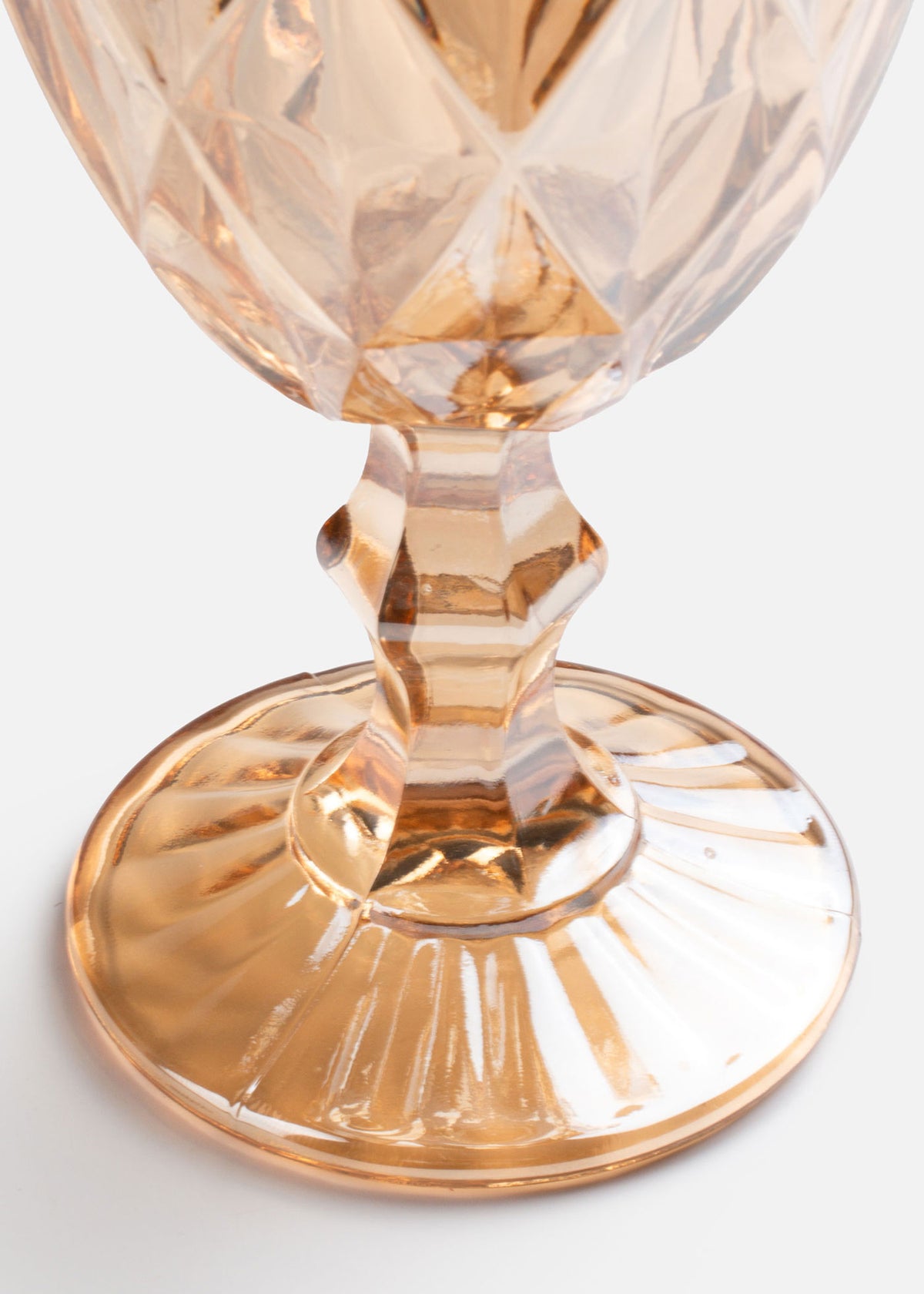 Copa de vidrio dorada Diamond 325 ml — imagen de producto
