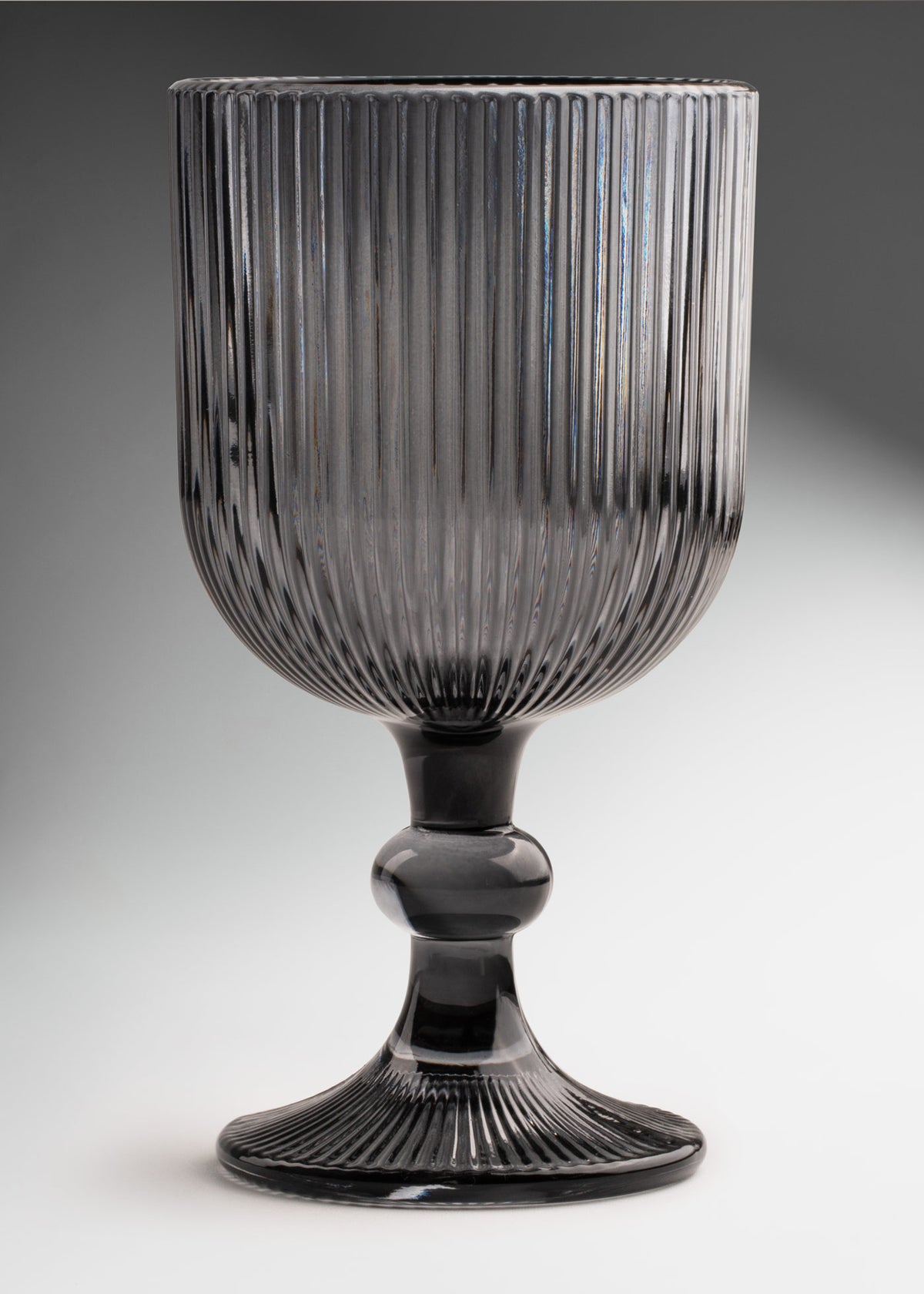 Copa de vidrio humo elegante para bebidas Lines 350 ml — imagen de producto