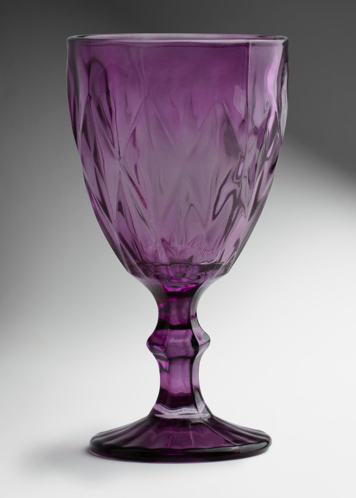 Copa de vidrio morada Diamond 330 ml — imagen de producto