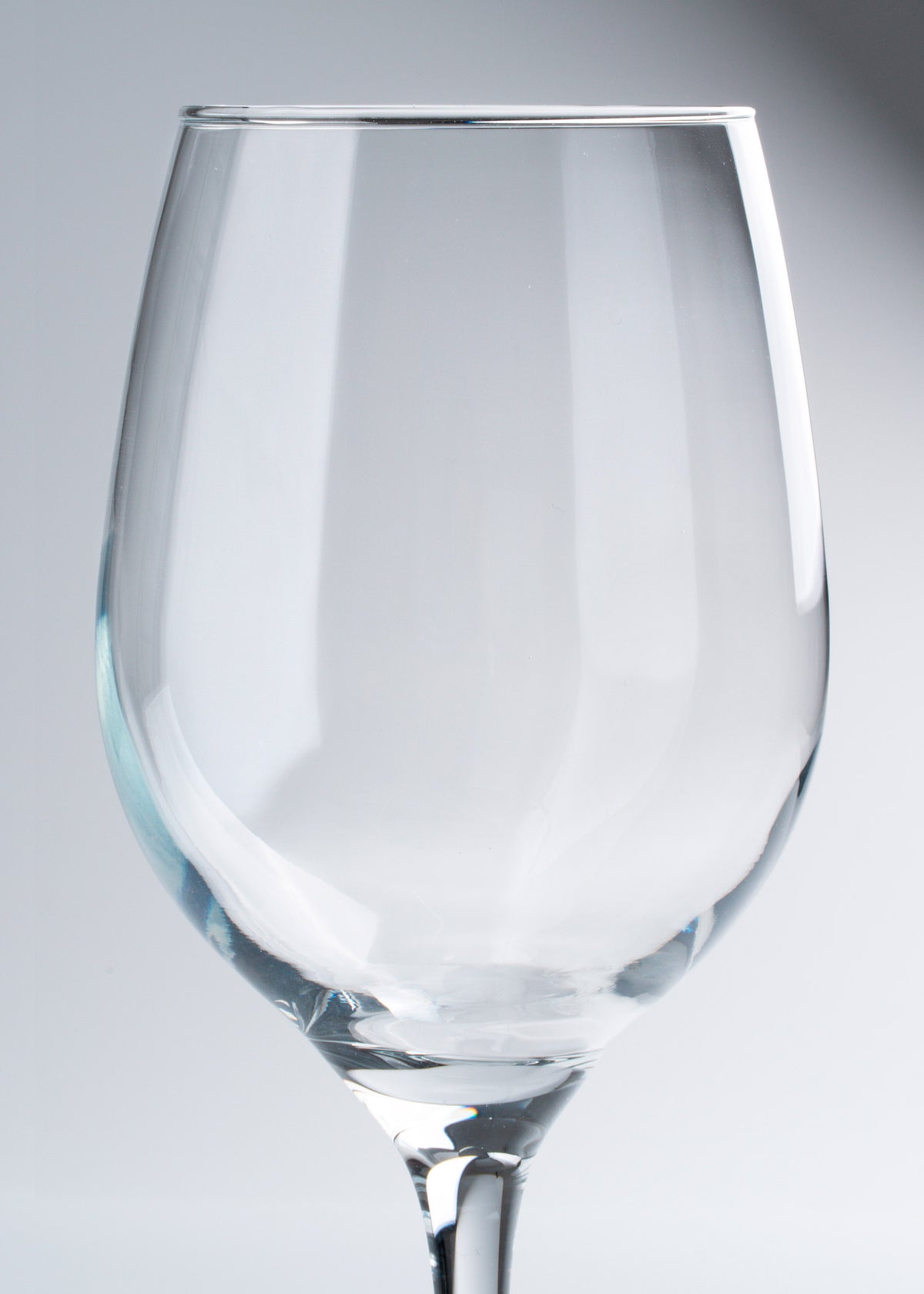 Copa vino tinto de vidrio transparente Barone 600 ml — imagen de producto, vista 4