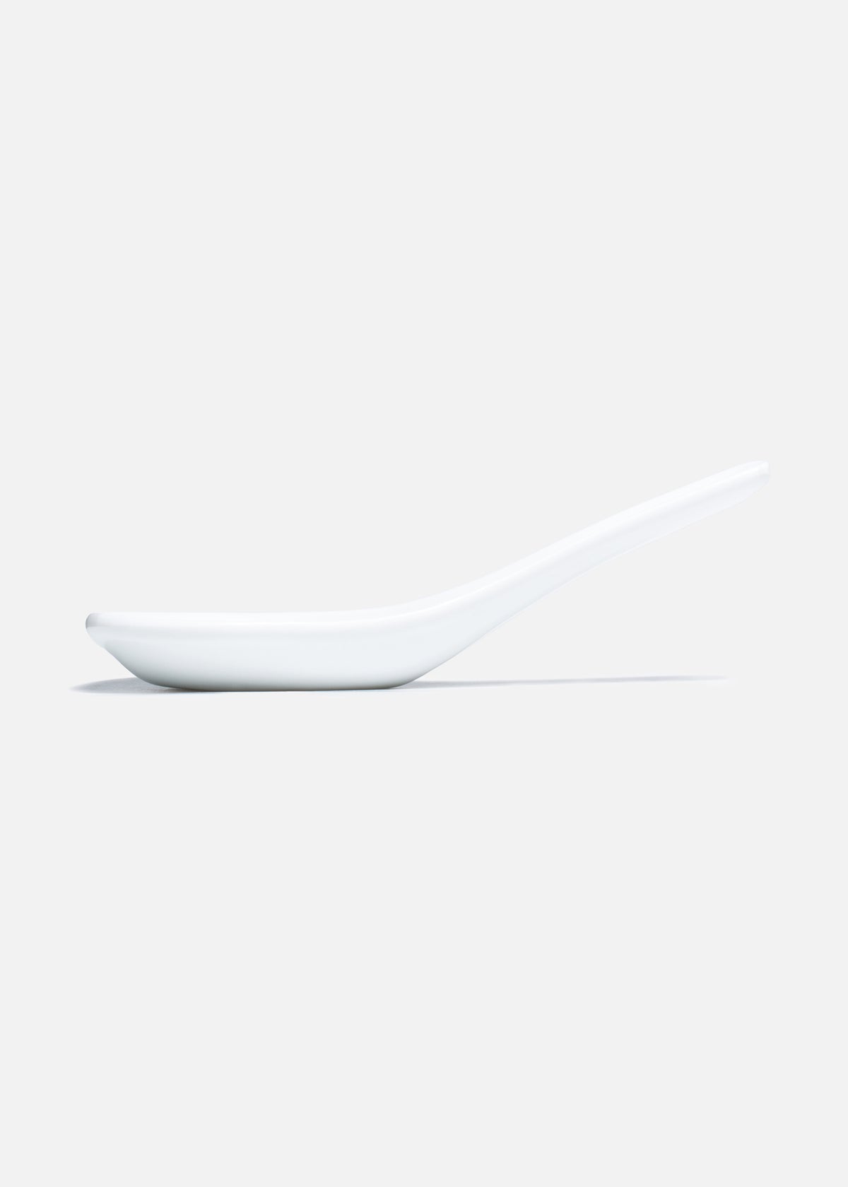 Cuchara para ramen de porcelana blanca Sōsu 13.5 cm — imagen de producto, vista 2