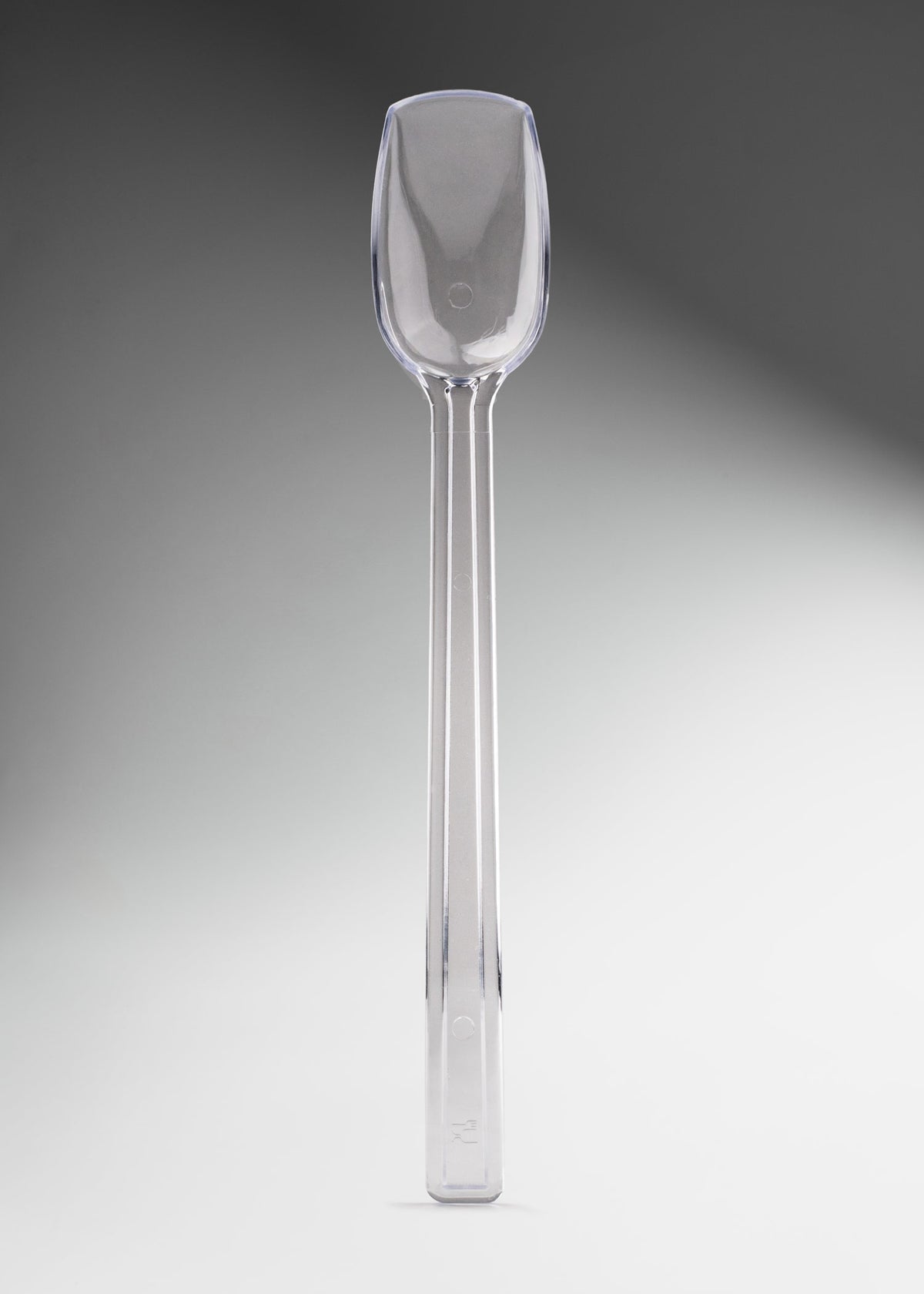 Uso profesional de Cuchara para ensalada de policarbonato transparente 10" en restaurantes, hoteles, buffets, barras de ensaladas y comedores industriales