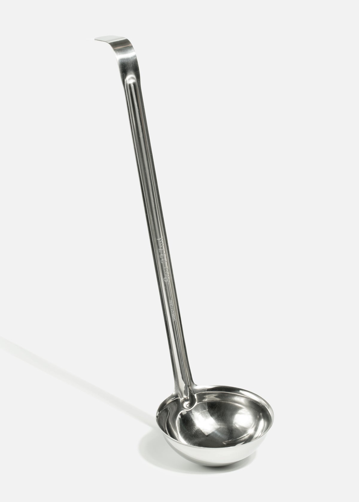 Cucharones de acero inoxidable plata Essential 2, 4, 6, 8, 12 oz — imagen de producto