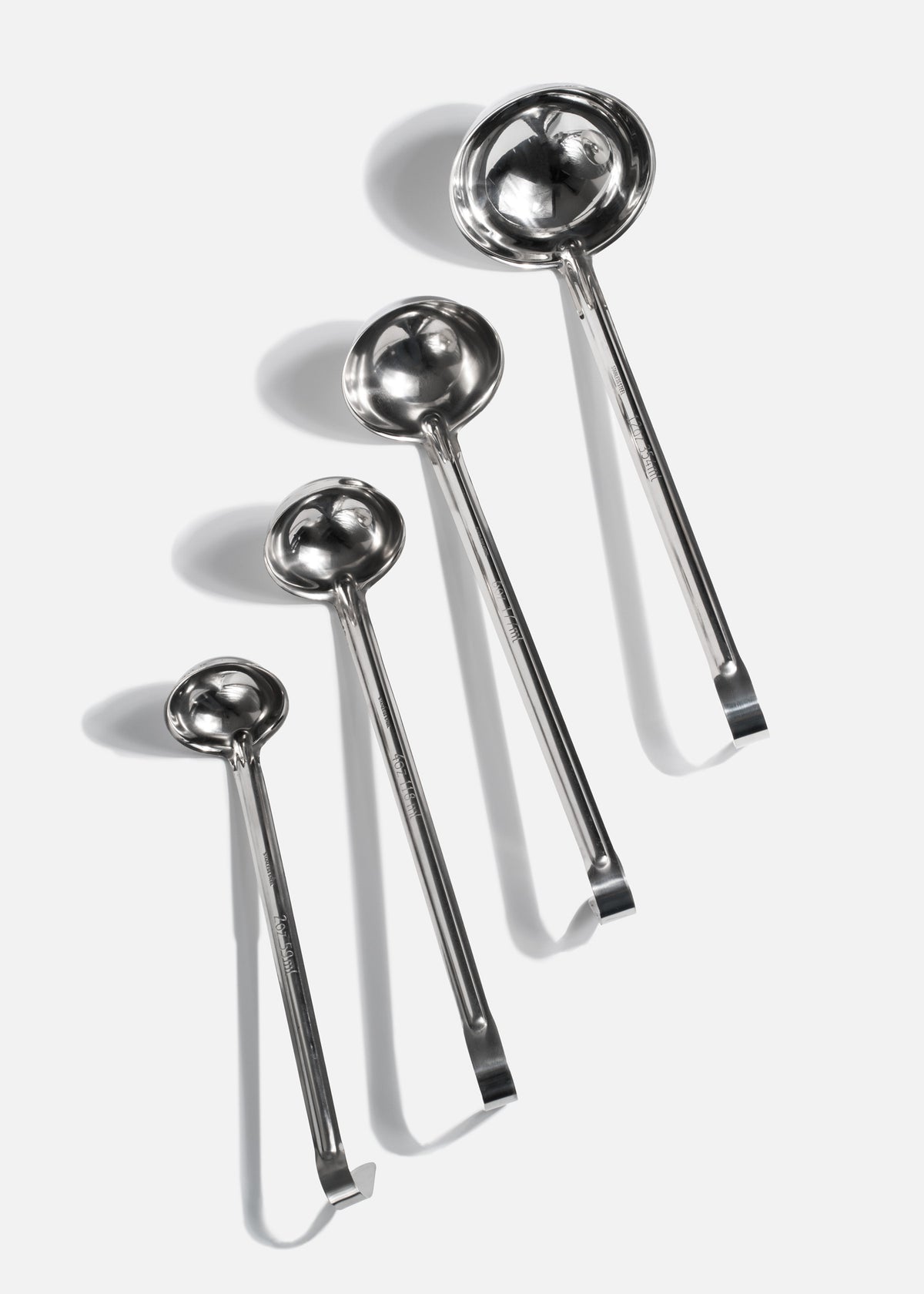 Cucharones de acero inoxidable plata Essential 2, 4, 6, 8, 12 oz — imagen de producto