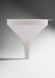 Embudo profesional para cocina de plástico (polietileno de alta densidad) grado alimenticio transparente cocina e industrial 6" — imagen de producto