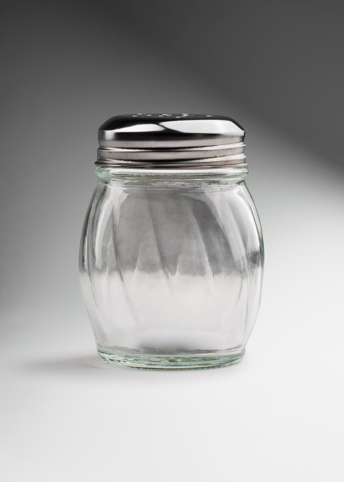 Espolvoreador de cocina de vidrio transparente con tapa perforada 177 ml — imagen de producto