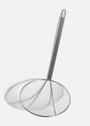 Espumadera redonda de cocina de acero inoxidable con malla fina 52 cm — imagen de producto