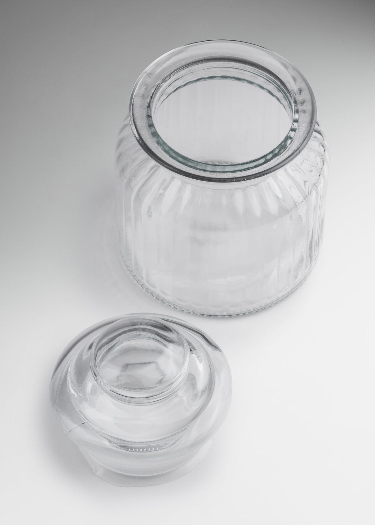 Frasco de vidrio estriado con tapa hermética para vela 300 y 650 ml — imagen de producto