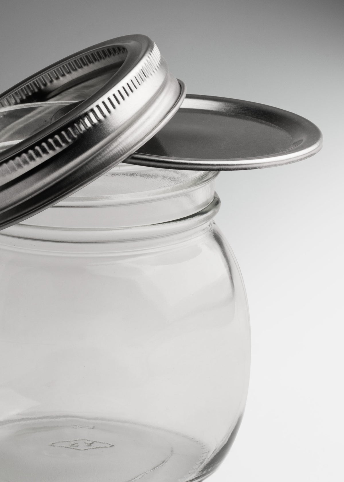 Frascos para conserva cilindro de vidrio transparente con tapa plateada de dos piezas 300 ml, 500 ml y 1 L — imagen de producto