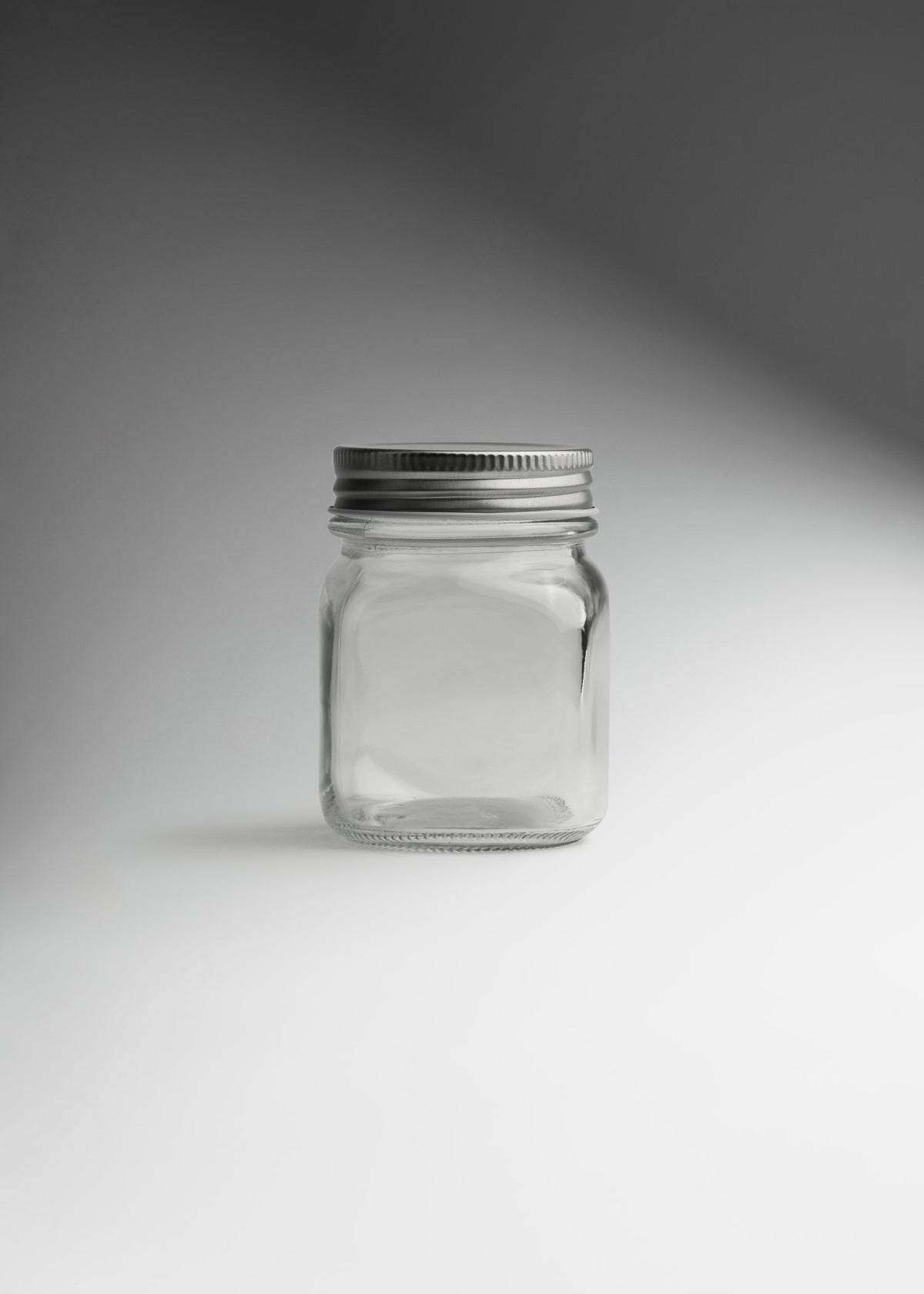 Frascos de vidrio transparente con tapa plata 150, 300, 500 ml y 1 L — imagen de producto