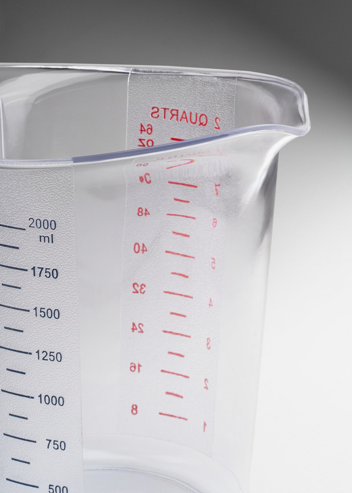Jarra medidora de policarbonato transparente 2 L — imagen de producto