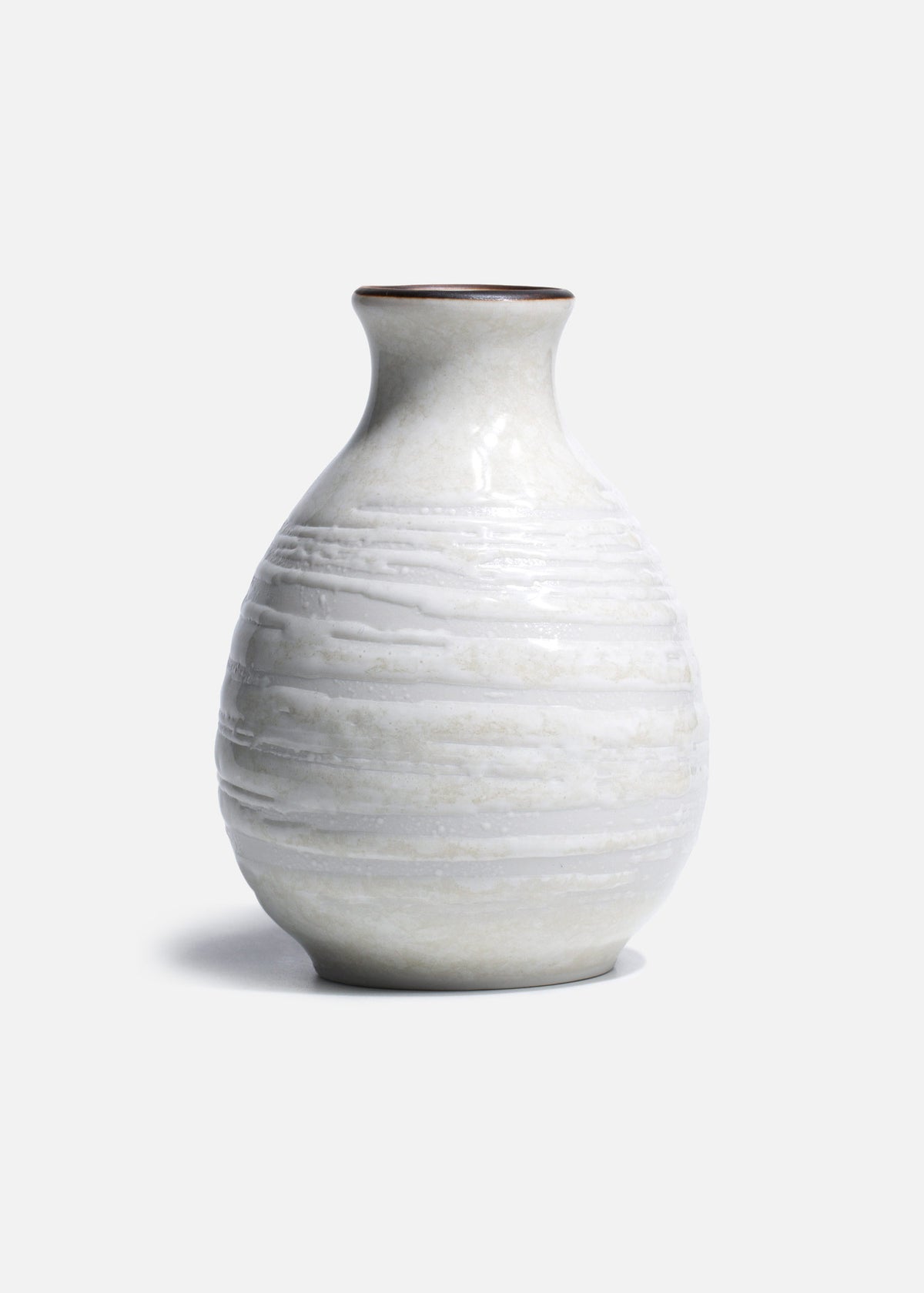 Jarra para sake beige con textura de porcelana Aoi 235 ml — imagen de producto, vista 3