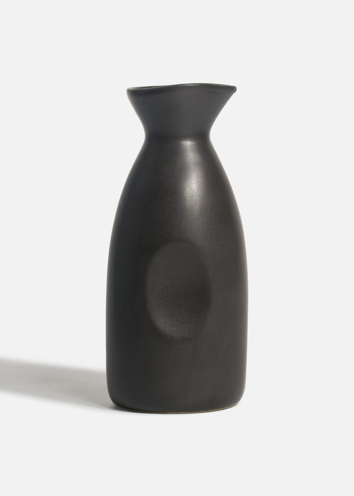 Jarra para sake de porcelana negro Hakone 270 ml — imagen de producto
