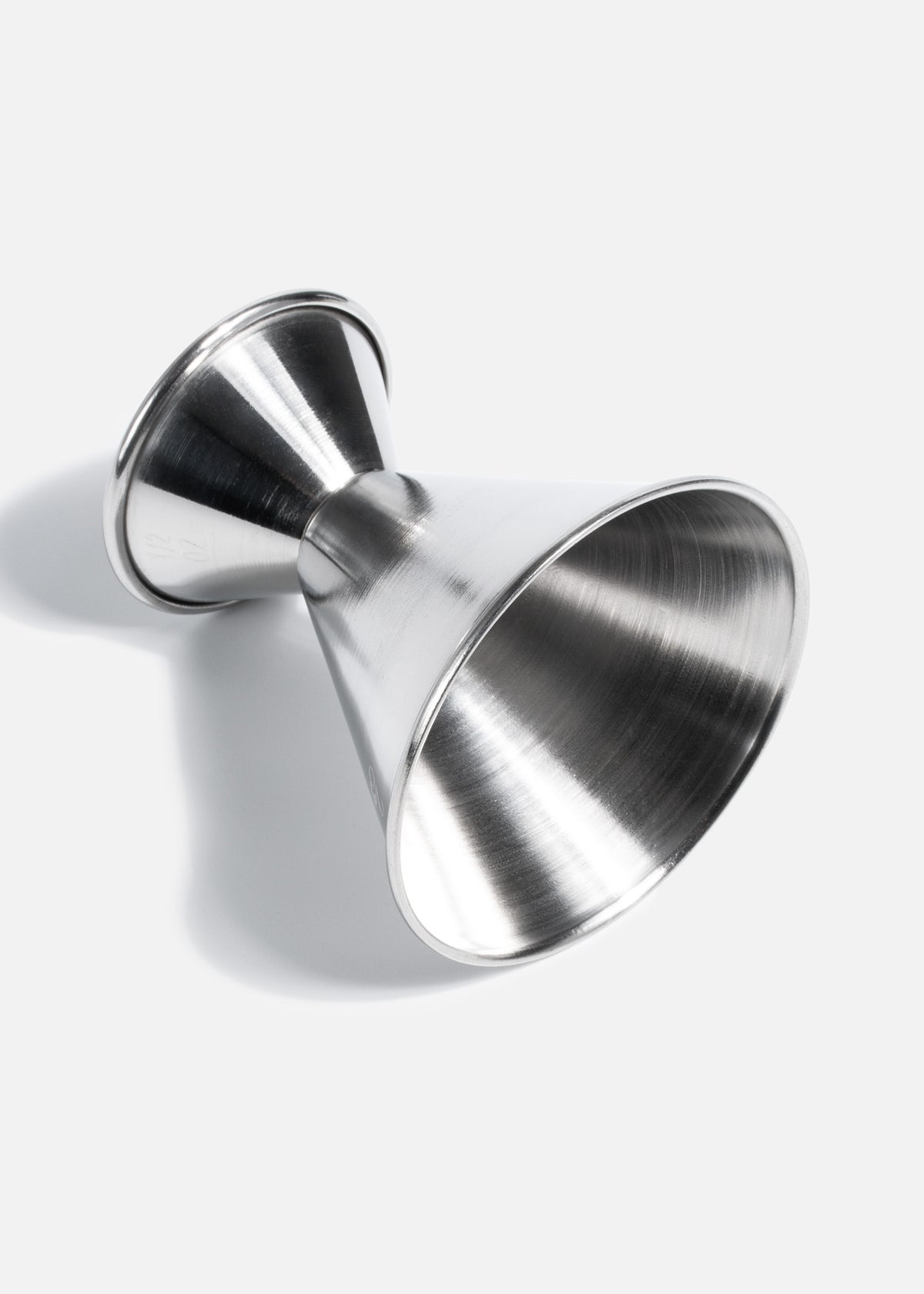 Jigger porcionador de bebidas de acero inoxidable plata Mixology 1/2x2 oz — imagen de producto