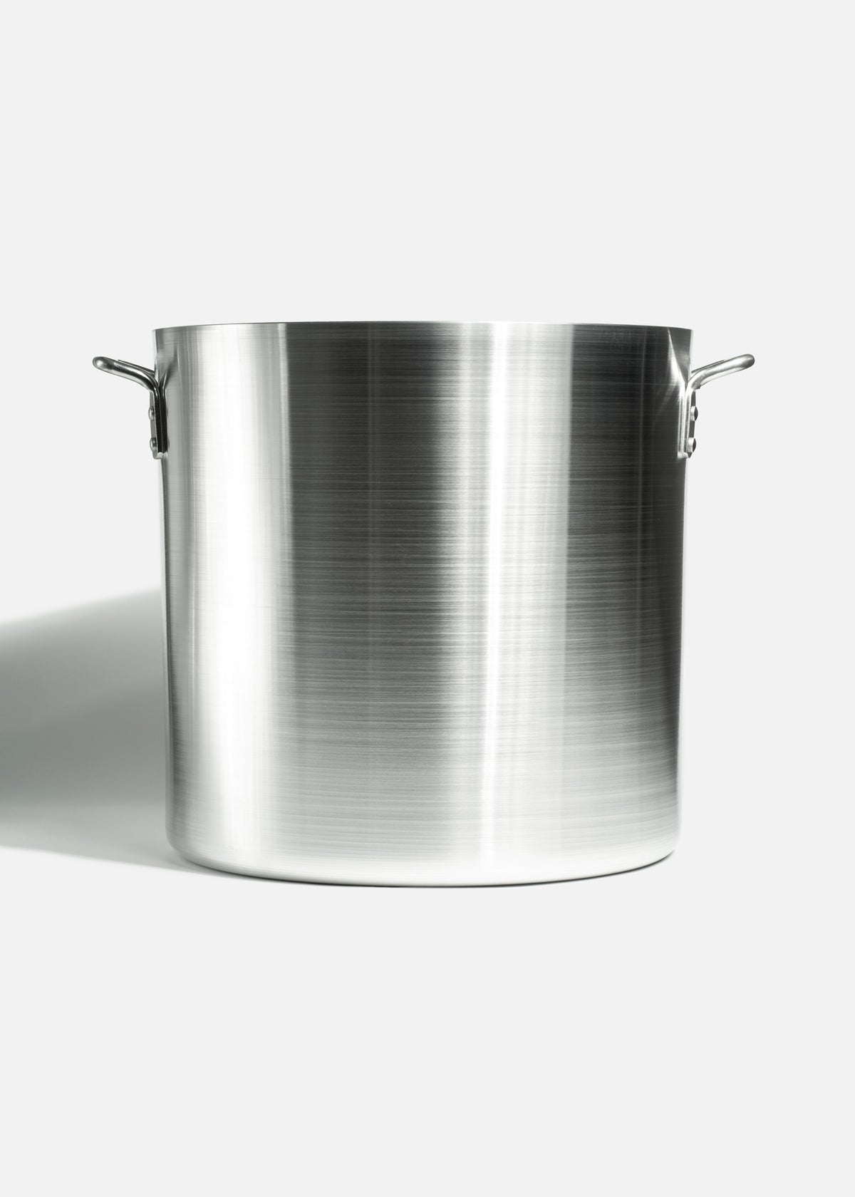 Olla de aluminio grado alimemticio triple fuerte con tapa plata 40 L — imagen de producto
