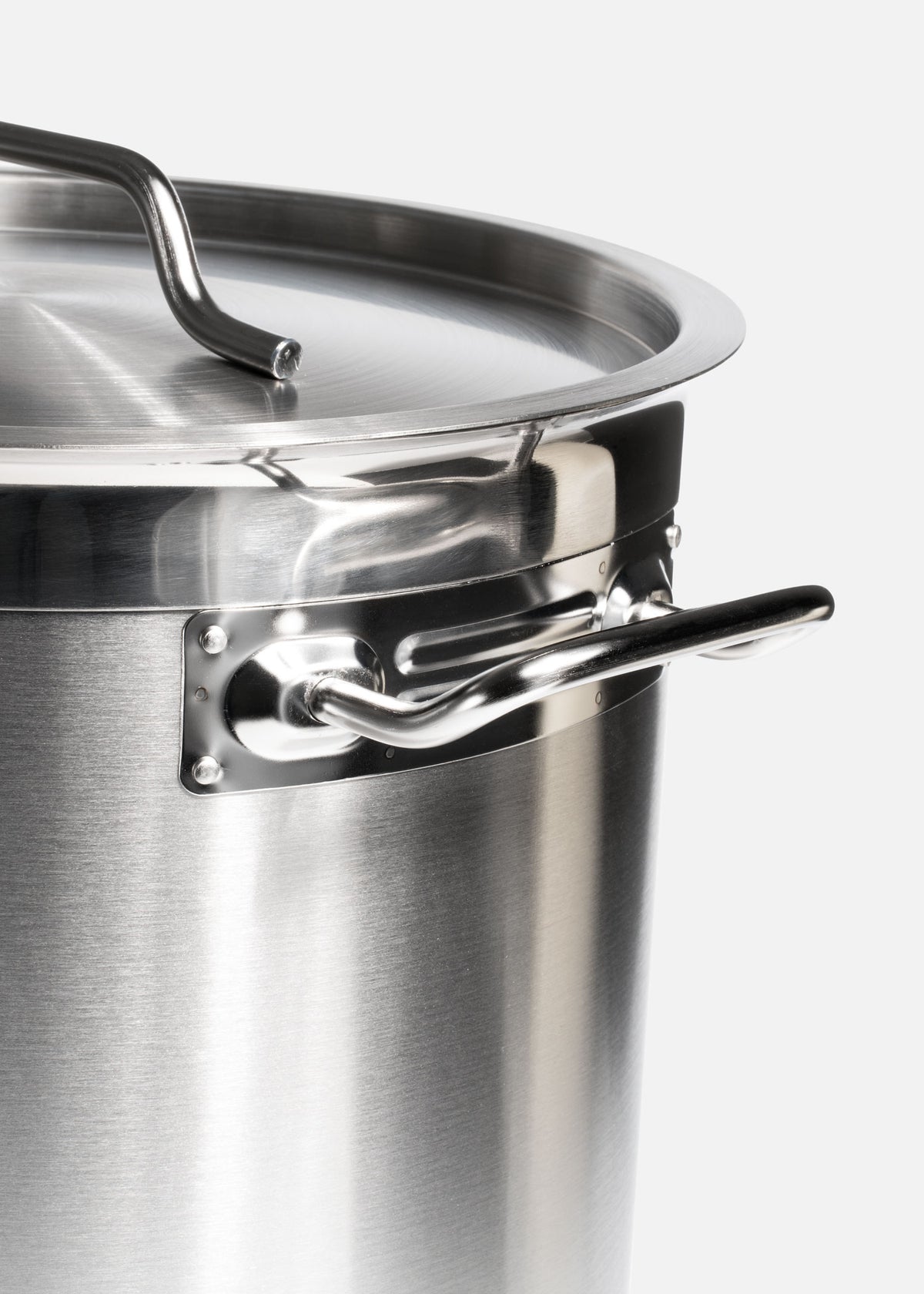 Olla con tapa de acero inoxidable quirúrgico plata Kübo. Premium 17 L — imagen de producto