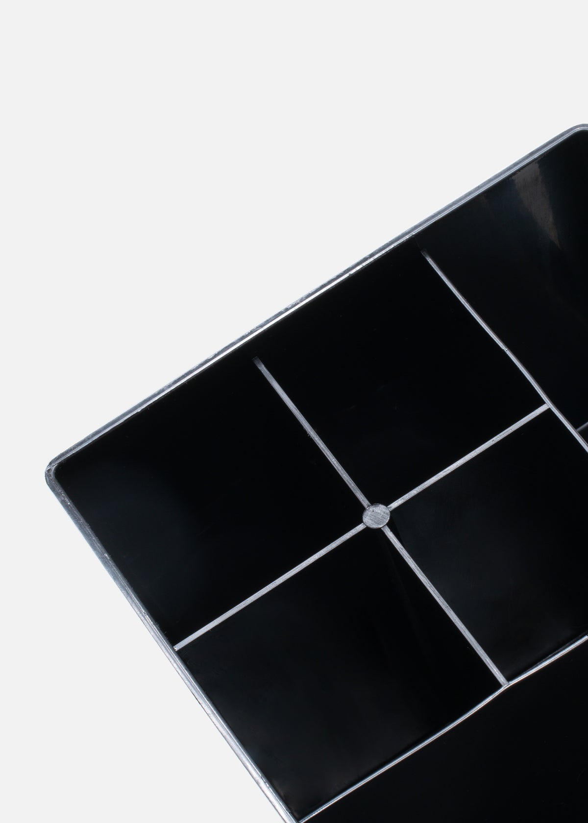 Organizador de cubiertos para mesa de plástico negro. Premium — imagen de producto, vista 2
