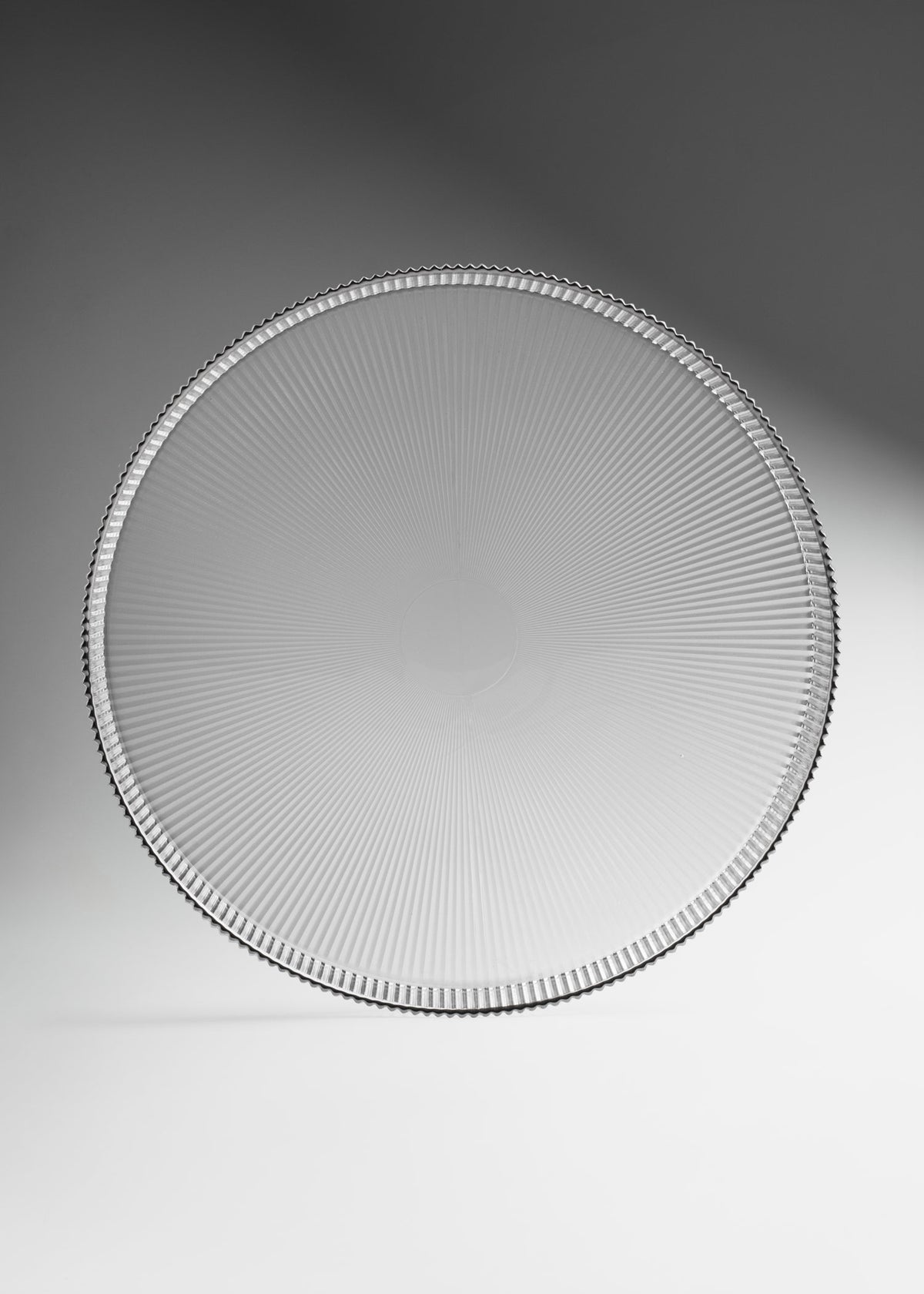 Plato base de vidrio transparente con filo plateado y ala alta 31.5 cm — imagen de producto