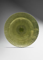 Plato base de vidrio con rayas verde olivo Karan Ø 32.5 cm — imagen de producto