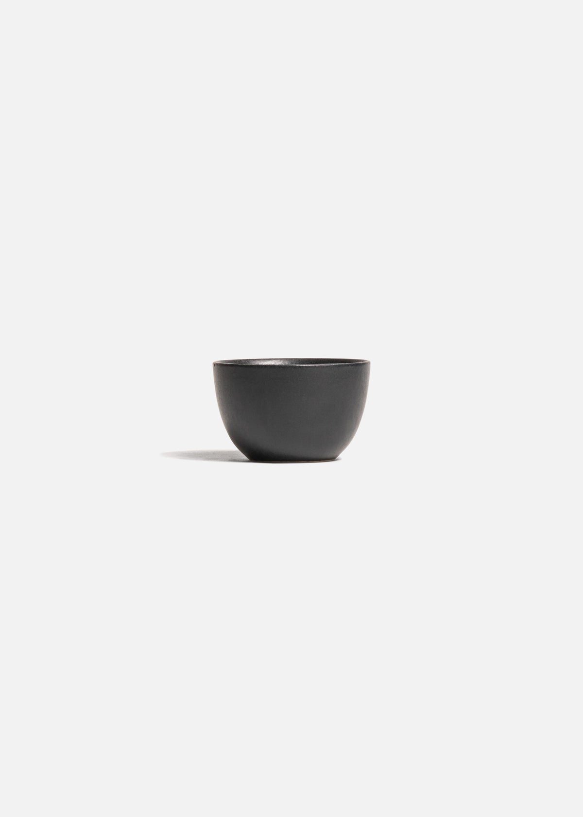 Plato para consomé de cerámica negro semi mate Baltimore 220 ml - Ø 10 cm — imagen de producto