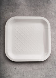 Plato cuadrado desechable grande y resistente (No. 7) para comidas y eventos. Alto 2.5 cm, largo 27.5 cm, ancho 27.5 cm — imagen de producto