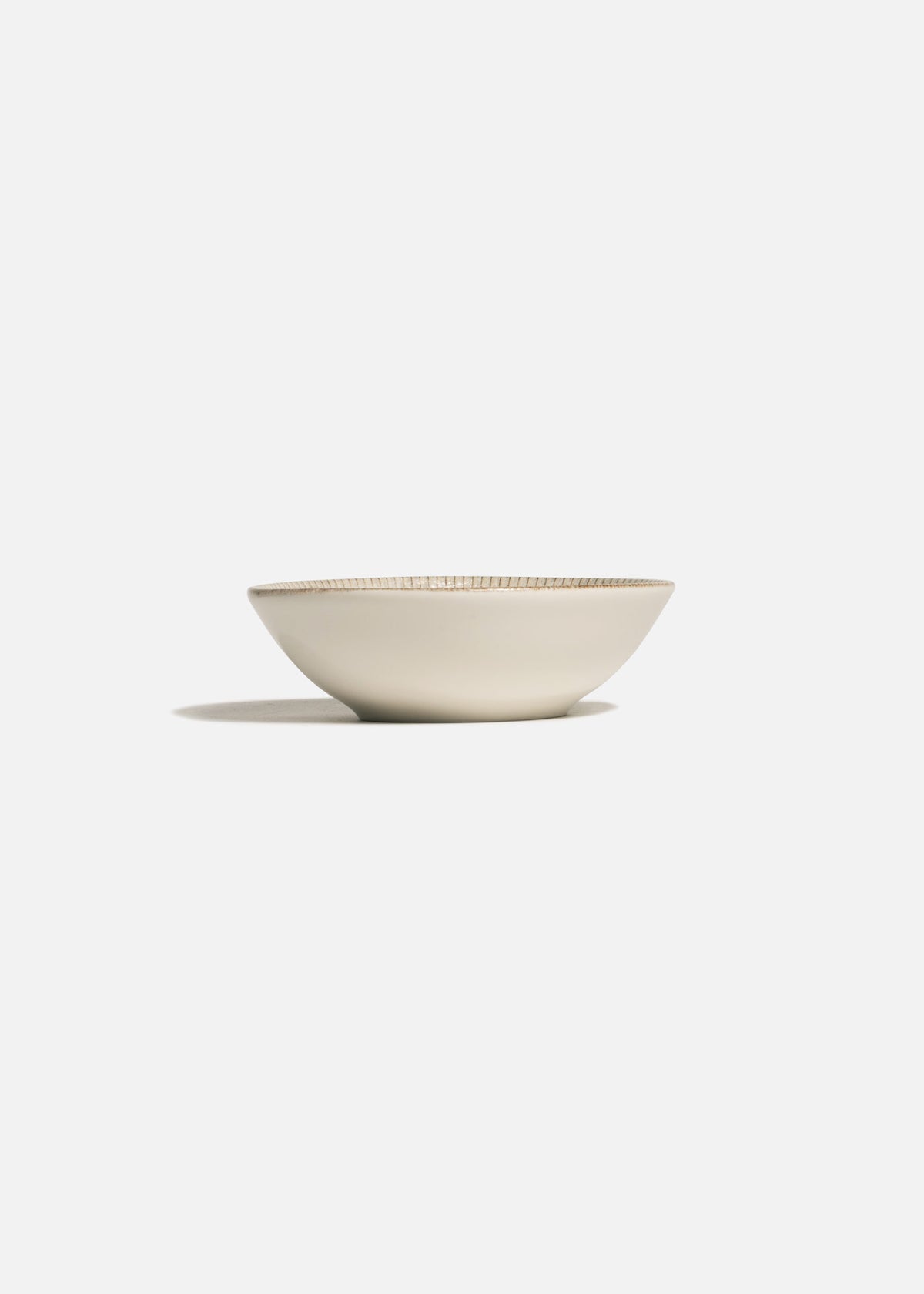 Plato hondo vago de porcelana vitrificada blanco marfil para restaurante, sopas, ensaladas y pasta Galata 470 ml - Ø 18 cm — imagen de producto