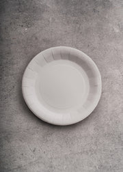 Plato trinche desechable blanco de papel redondo (No. 4) ideal para postres, snack y eventos Ø 18 cm — imagen de producto