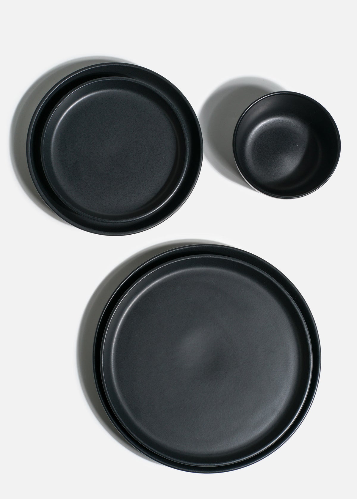 Platos trinche de cerámica negro mate Bruce — imagen de producto, vista 1